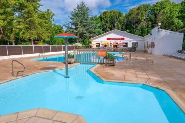 Hotel Famille Peeters Camiers Esterno foto